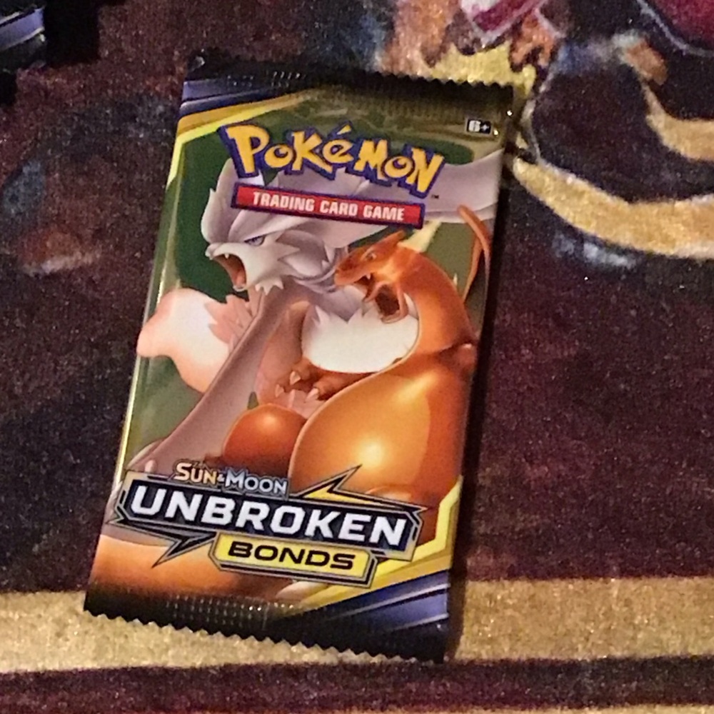Pokemon Sun & Moon Unbroken Bonds Pack - Yellow and Brown - Picture 2 of 2